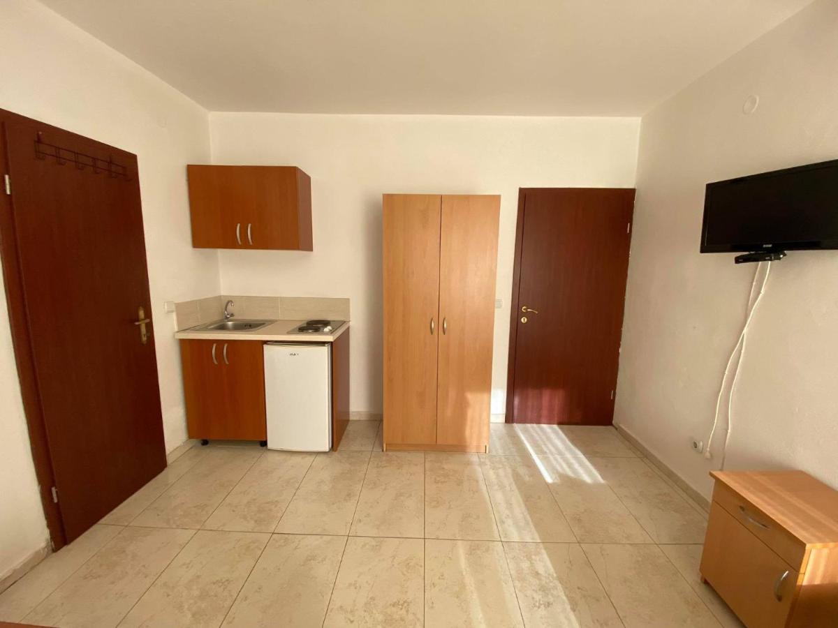 Etna Apartments Улцин Екстериор снимка