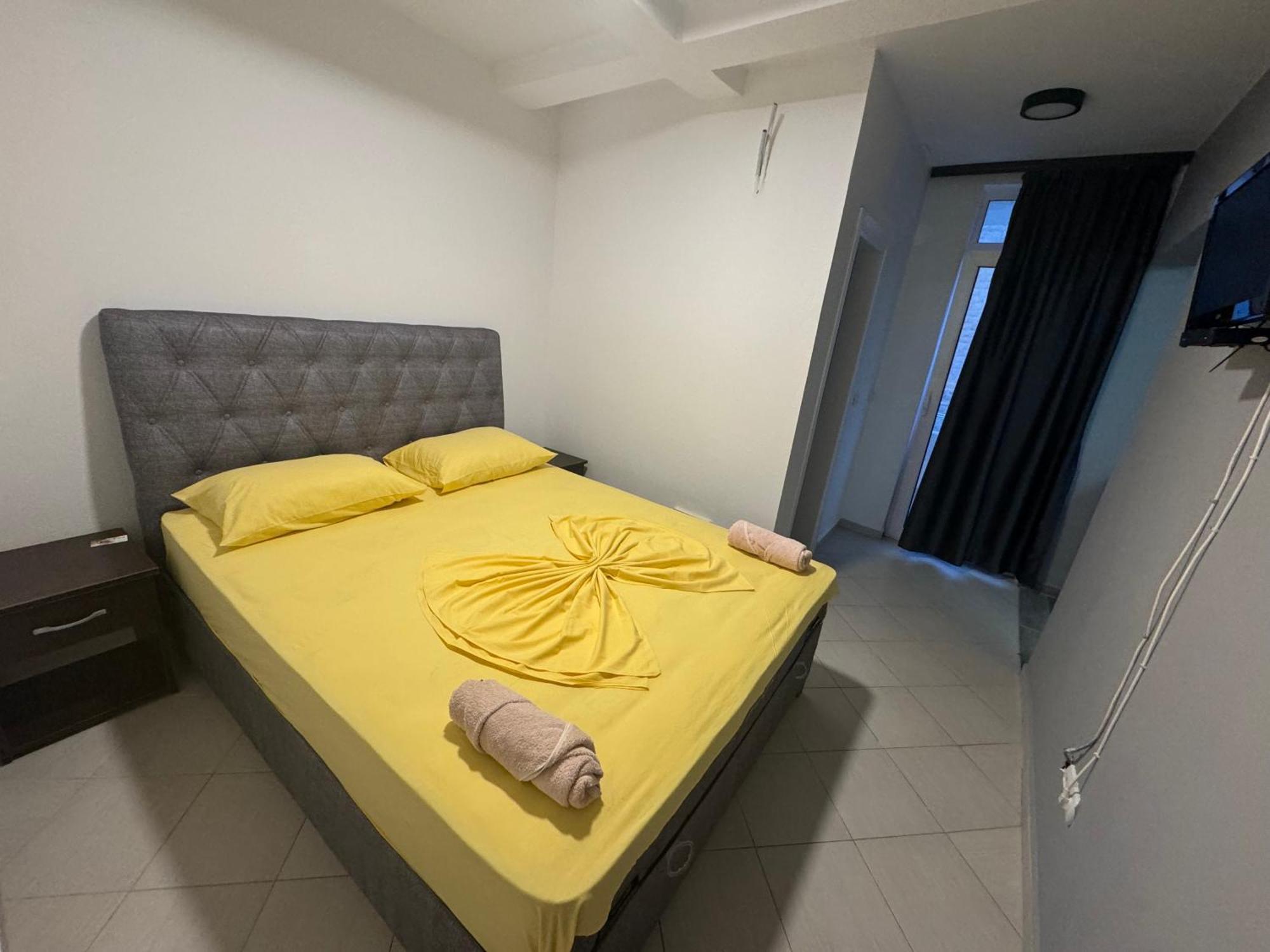 Etna Apartments Улцин Екстериор снимка