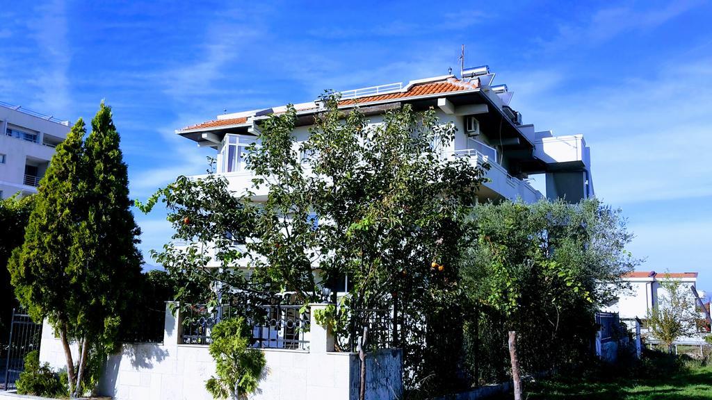 Etna Apartments Улцин Екстериор снимка