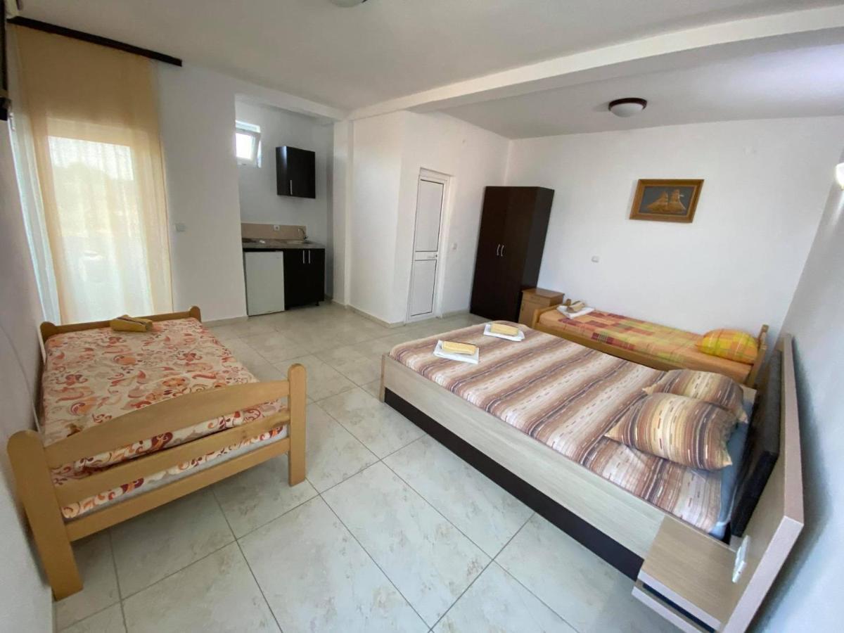 Etna Apartments Улцин Екстериор снимка